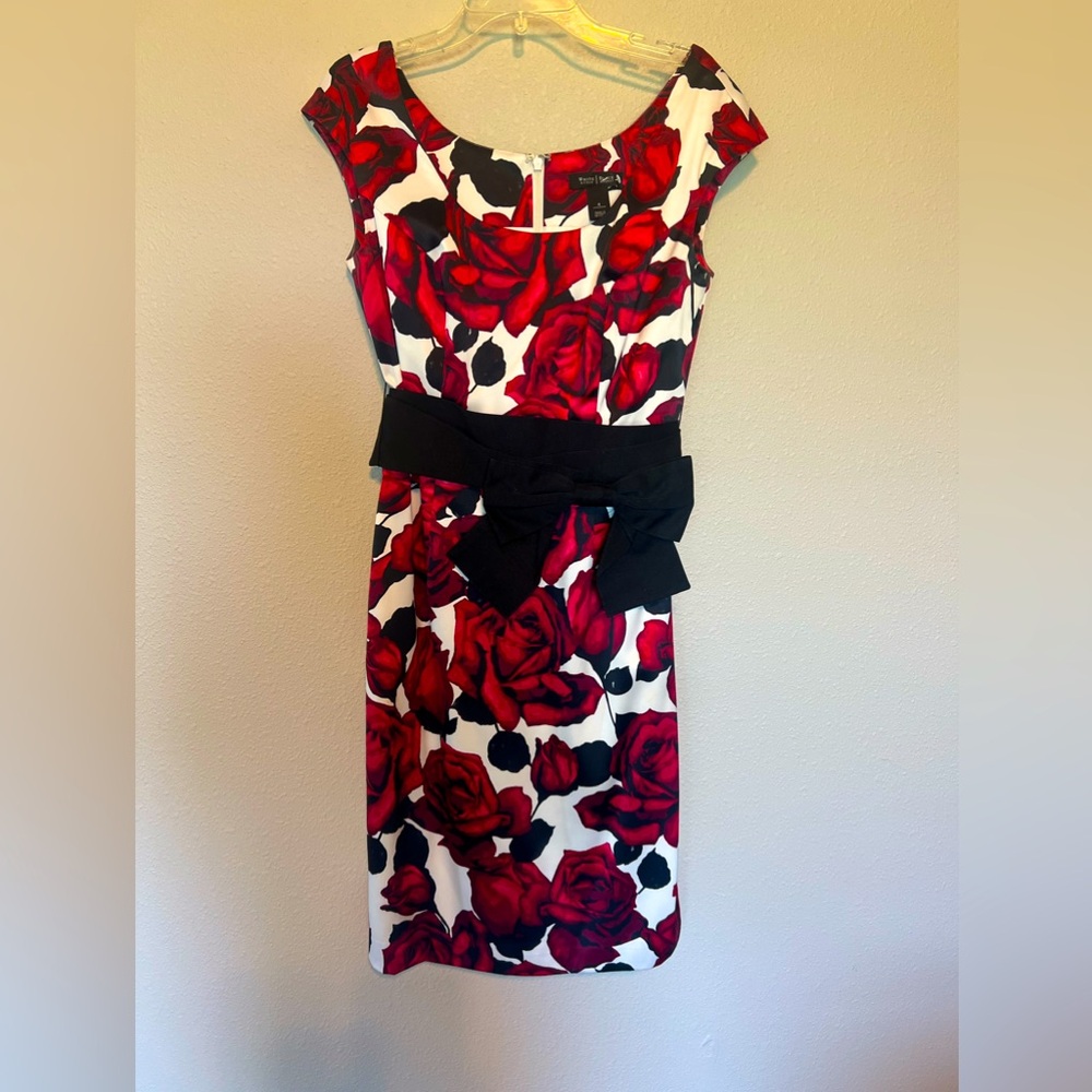White House Black Mart Dress - Size 4